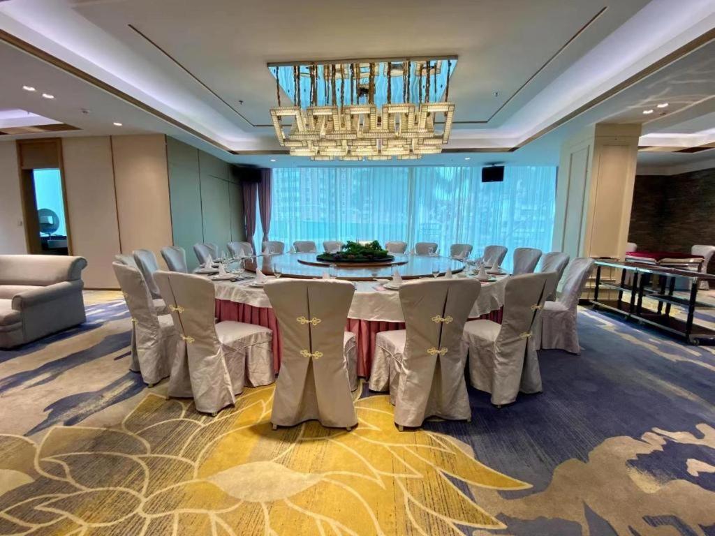 Fenggang Gladden Hotel Tiantangwei Exterior photo