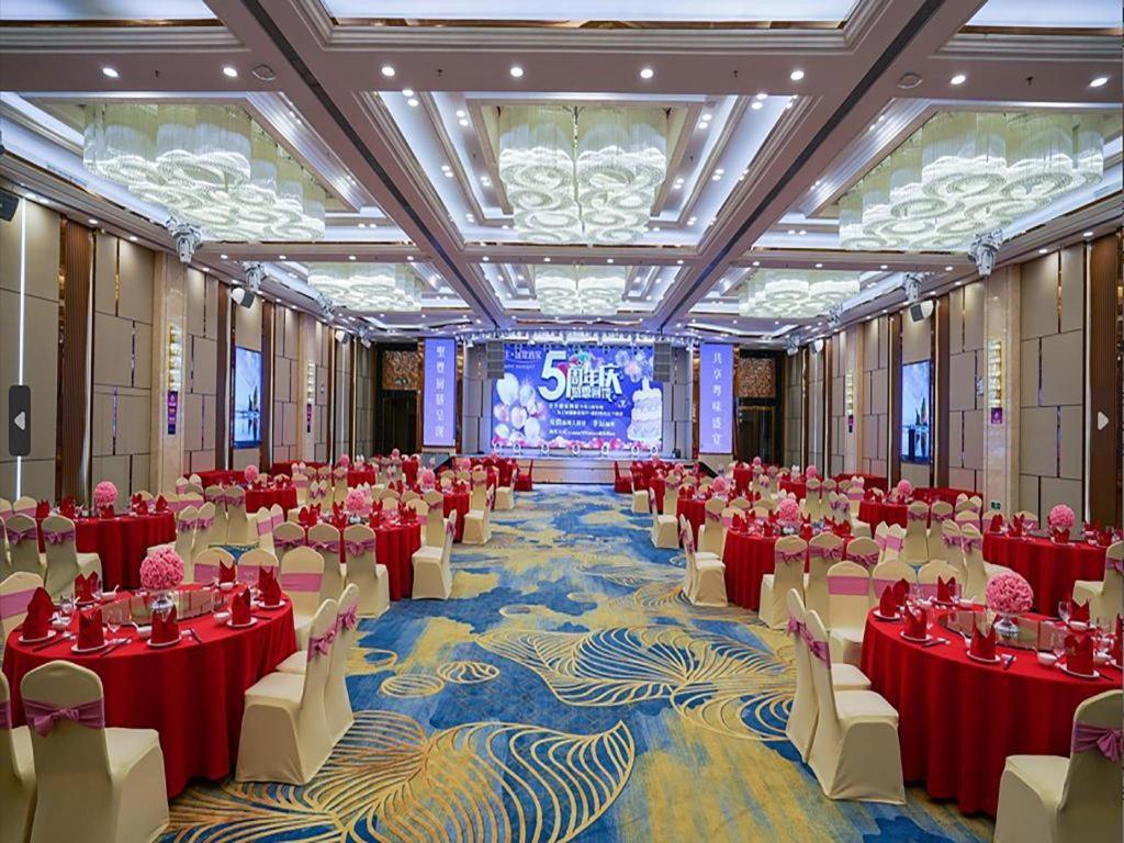 Fenggang Gladden Hotel Tiantangwei Exterior photo