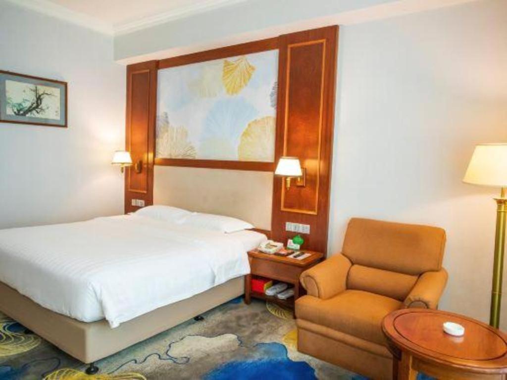 Fenggang Gladden Hotel Tiantangwei Exterior photo
