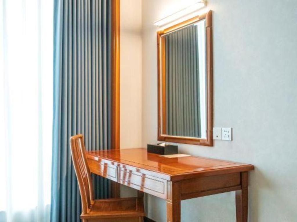 Fenggang Gladden Hotel Tiantangwei Exterior photo