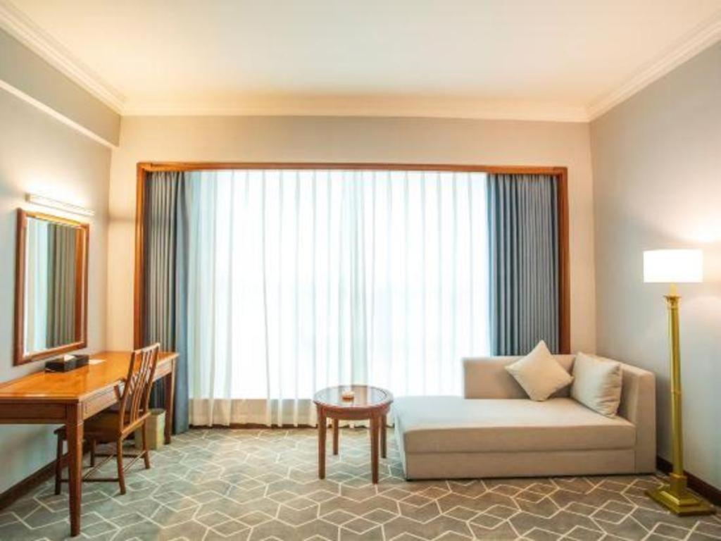 Fenggang Gladden Hotel Tiantangwei Exterior photo