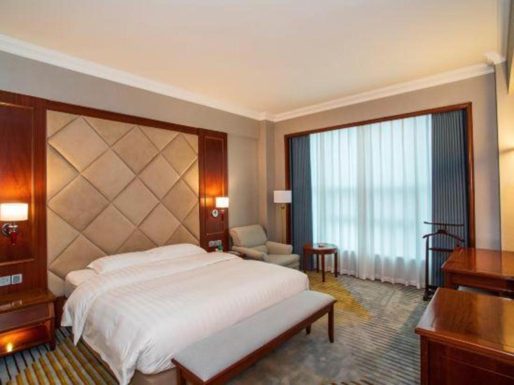 Fenggang Gladden Hotel Tiantangwei Exterior photo